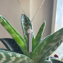 Carica l'immagine nel visualizzatore di Gallery, Collana AURA - Howlite bianca